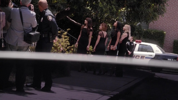 Pretty_Little_Liars_S06E11_Of_Late_I_Think_of_Rosewood_720p_WEB-DL_DD5_1_H_264-NTb_2526.jpg