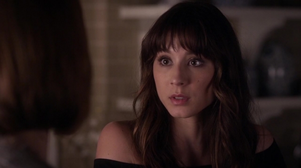 Pretty_Little_Liars_S06E12_Charlotte_s_Web_720p_WEB-DL_DD5_1_H_264-NTb_0294.jpg