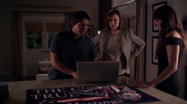 Pretty_Little_Liars_S06E12_Charlotte_s_Web_720p_WEB-DL_DD5_1_H_264-NTb_0299.jpg