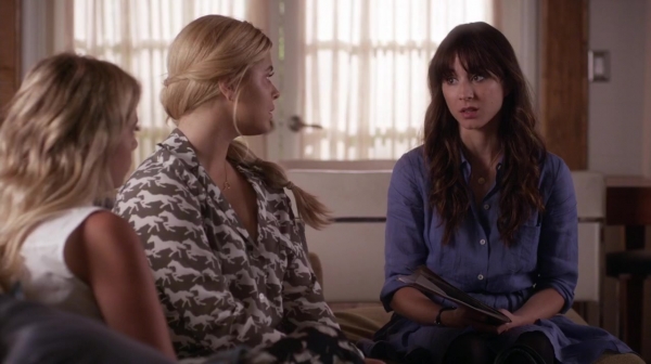Pretty_Little_Liars_S06E12_Charlotte_s_Web_720p_WEB-DL_DD5_1_H_264-NTb_0739.jpg
