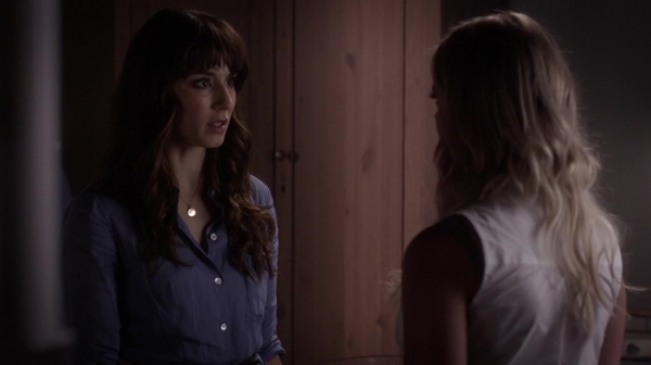 Pretty_Little_Liars_S06E12_Charlotte_s_Web_720p_WEB-DL_DD5_1_H_264-NTb_1561.jpg