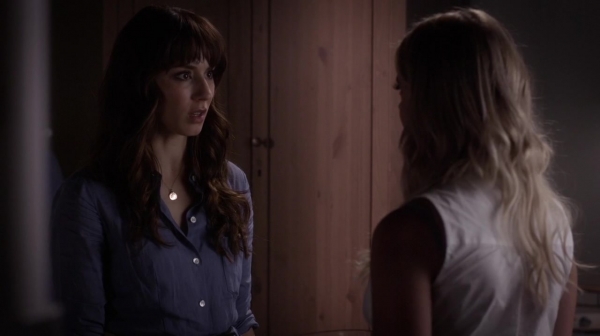 Pretty_Little_Liars_S06E12_Charlotte_s_Web_720p_WEB-DL_DD5_1_H_264-NTb_1562.jpg