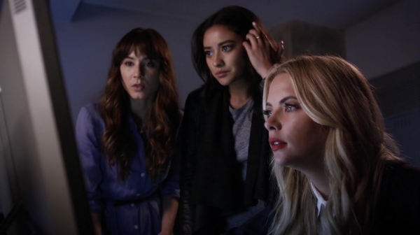 Pretty_Little_Liars_S06E12_Charlotte_s_Web_720p_WEB-DL_DD5_1_H_264-NTb_1934.jpg