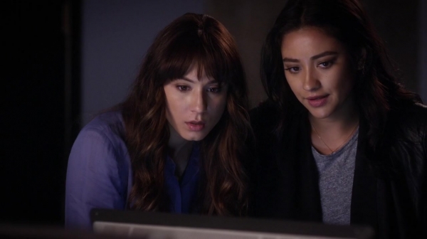 Pretty_Little_Liars_S06E12_Charlotte_s_Web_720p_WEB-DL_DD5_1_H_264-NTb_1935.jpg