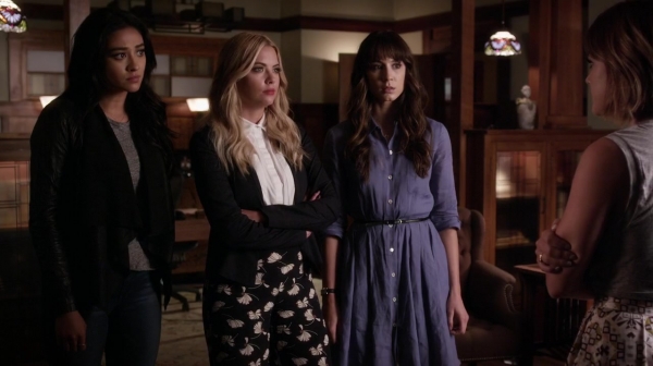 Pretty_Little_Liars_S06E12_Charlotte_s_Web_720p_WEB-DL_DD5_1_H_264-NTb_1982.jpg
