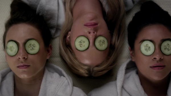 Pretty_Little_Liars_S06E13_The_Gloves_Are_On_720p_WEB-DL_DD5_1_H_264-NTb_0049.jpg