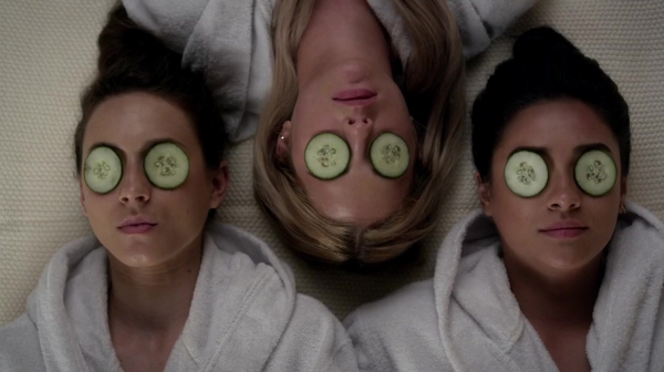 Pretty_Little_Liars_S06E13_The_Gloves_Are_On_720p_WEB-DL_DD5_1_H_264-NTb_0085.jpg