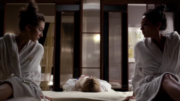 Pretty_Little_Liars_S06E13_The_Gloves_Are_On_720p_WEB-DL_DD5_1_H_264-NTb_0101.jpg