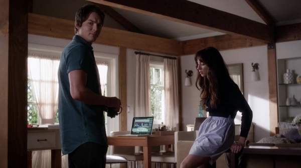 Pretty_Little_Liars_S06E13_The_Gloves_Are_On_720p_WEB-DL_DD5_1_H_264-NTb_0409.jpg