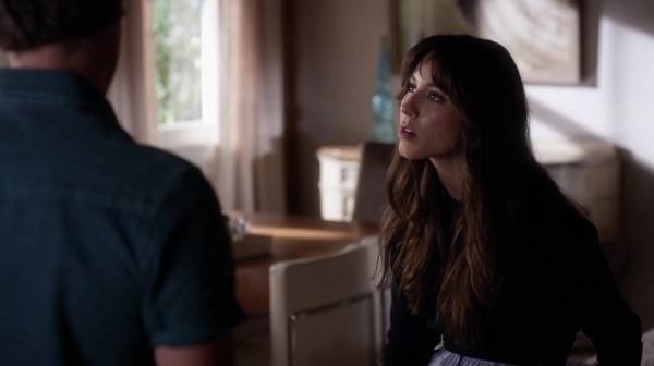 Pretty_Little_Liars_S06E13_The_Gloves_Are_On_720p_WEB-DL_DD5_1_H_264-NTb_0422.jpg