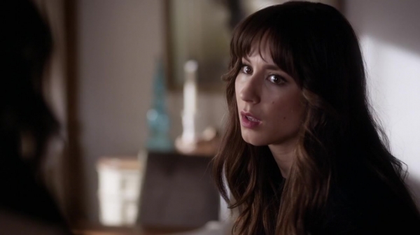 Pretty_Little_Liars_S06E13_The_Gloves_Are_On_720p_WEB-DL_DD5_1_H_264-NTb_0449.jpg