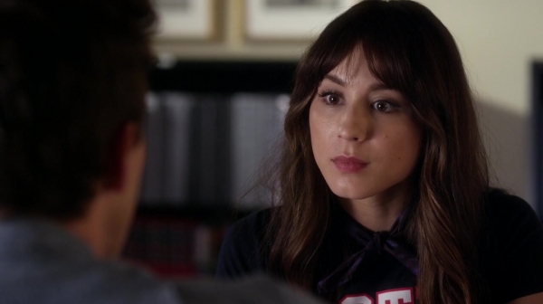 Pretty_Little_Liars_S06E13_The_Gloves_Are_On_720p_WEB-DL_DD5_1_H_264-NTb_0698.jpg