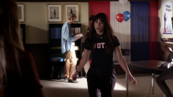 Pretty_Little_Liars_S06E13_The_Gloves_Are_On_720p_WEB-DL_DD5_1_H_264-NTb_0737.jpg
