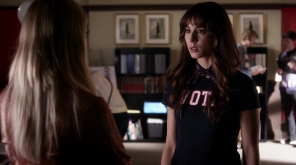 Pretty_Little_Liars_S06E13_The_Gloves_Are_On_720p_WEB-DL_DD5_1_H_264-NTb_0739.jpg