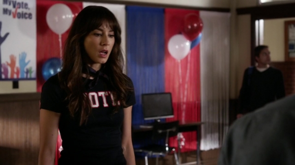 Pretty_Little_Liars_S06E13_The_Gloves_Are_On_720p_WEB-DL_DD5_1_H_264-NTb_0804.jpg