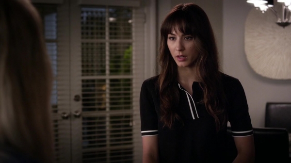 Pretty_Little_Liars_S06E13_The_Gloves_Are_On_720p_WEB-DL_DD5_1_H_264-NTb_1062.jpg