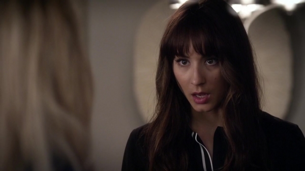 Pretty_Little_Liars_S06E13_The_Gloves_Are_On_720p_WEB-DL_DD5_1_H_264-NTb_1145.jpg