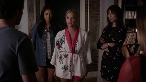 Pretty_Little_Liars_S06E13_The_Gloves_Are_On_720p_WEB-DL_DD5_1_H_264-NTb_1978.jpg