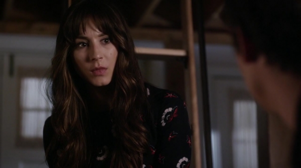 Pretty_Little_Liars_S06E13_The_Gloves_Are_On_720p_WEB-DL_DD5_1_H_264-NTb_2100.jpg