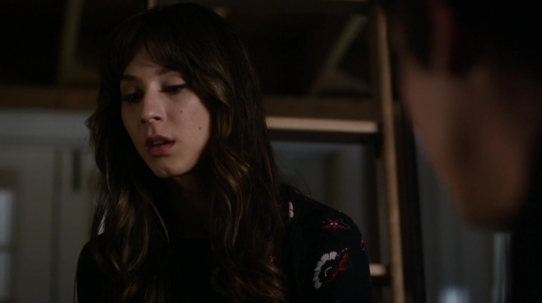 Pretty_Little_Liars_S06E13_The_Gloves_Are_On_720p_WEB-DL_DD5_1_H_264-NTb_2120.jpg