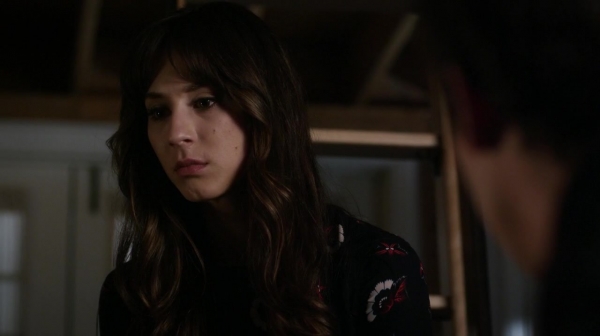 Pretty_Little_Liars_S06E13_The_Gloves_Are_On_720p_WEB-DL_DD5_1_H_264-NTb_2130.jpg
