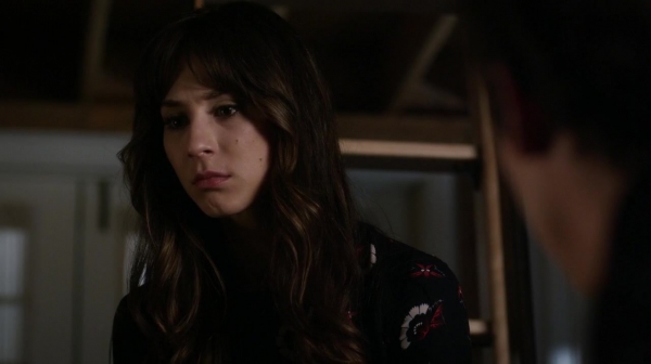 Pretty_Little_Liars_S06E13_The_Gloves_Are_On_720p_WEB-DL_DD5_1_H_264-NTb_2133.jpg