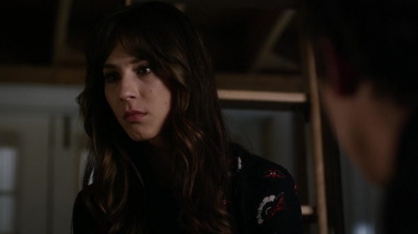 Pretty_Little_Liars_S06E13_The_Gloves_Are_On_720p_WEB-DL_DD5_1_H_264-NTb_2135.jpg