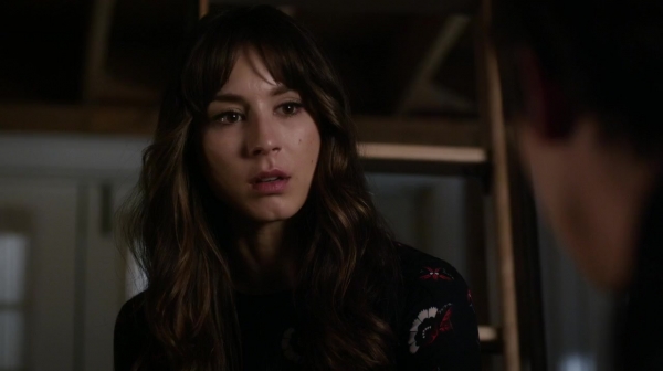 Pretty_Little_Liars_S06E13_The_Gloves_Are_On_720p_WEB-DL_DD5_1_H_264-NTb_2138.jpg