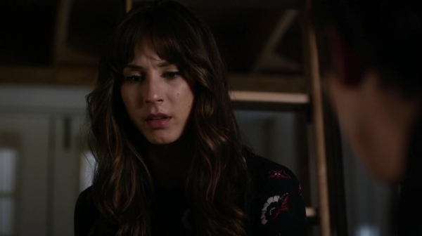 Pretty_Little_Liars_S06E13_The_Gloves_Are_On_720p_WEB-DL_DD5_1_H_264-NTb_2147.jpg