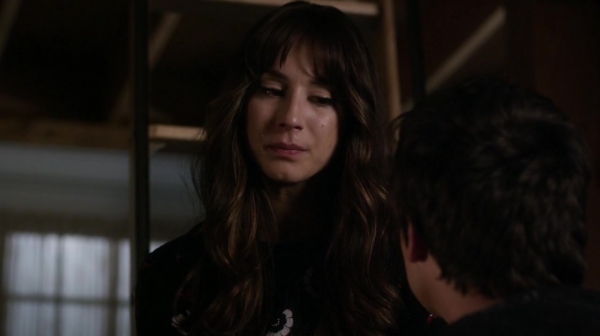 Pretty_Little_Liars_S06E13_The_Gloves_Are_On_720p_WEB-DL_DD5_1_H_264-NTb_2158.jpg