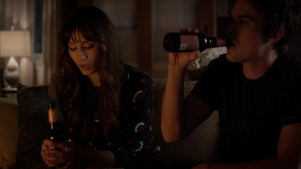 Pretty_Little_Liars_S06E13_The_Gloves_Are_On_720p_WEB-DL_DD5_1_H_264-NTb_2322.jpg