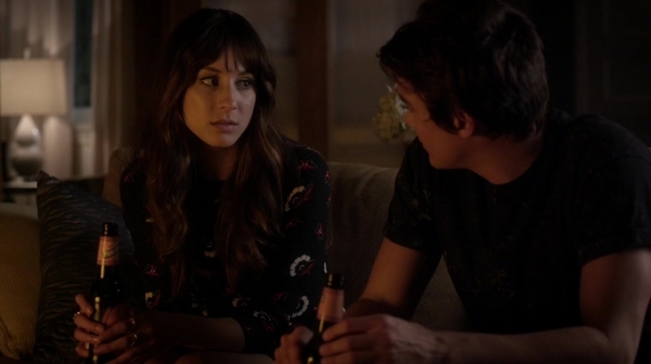Pretty_Little_Liars_S06E13_The_Gloves_Are_On_720p_WEB-DL_DD5_1_H_264-NTb_2327.jpg