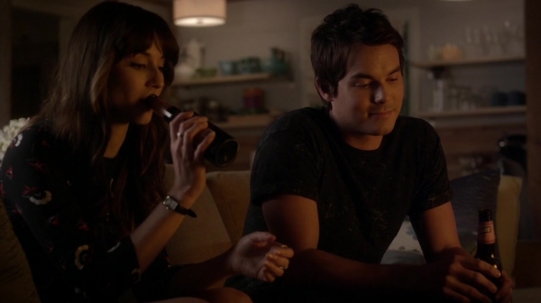 Pretty_Little_Liars_S06E13_The_Gloves_Are_On_720p_WEB-DL_DD5_1_H_264-NTb_2335.jpg