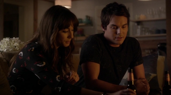 Pretty_Little_Liars_S06E13_The_Gloves_Are_On_720p_WEB-DL_DD5_1_H_264-NTb_2339.jpg