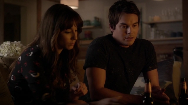 Pretty_Little_Liars_S06E13_The_Gloves_Are_On_720p_WEB-DL_DD5_1_H_264-NTb_2340.jpg