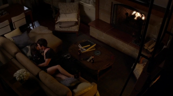 Pretty_Little_Liars_S06E13_The_Gloves_Are_On_720p_WEB-DL_DD5_1_H_264-NTb_2421.jpg