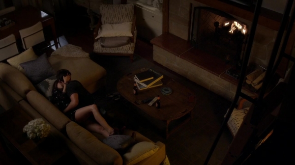 Pretty_Little_Liars_S06E13_The_Gloves_Are_On_720p_WEB-DL_DD5_1_H_264-NTb_2423.jpg