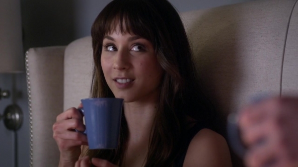 Pretty_Little_Liars_S06E15_Do_Not_Disturb_720p_WEB-DL_DD5_1_H_264-NTb_0300.jpg