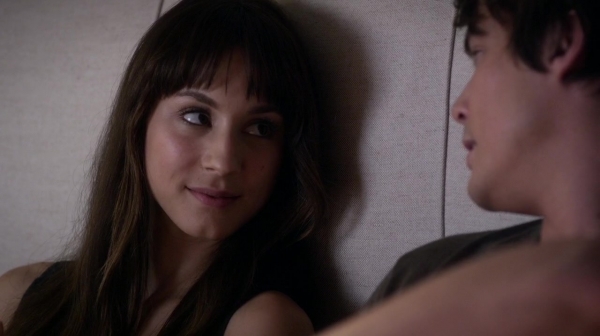 Pretty_Little_Liars_S06E15_Do_Not_Disturb_720p_WEB-DL_DD5_1_H_264-NTb_0308.jpg