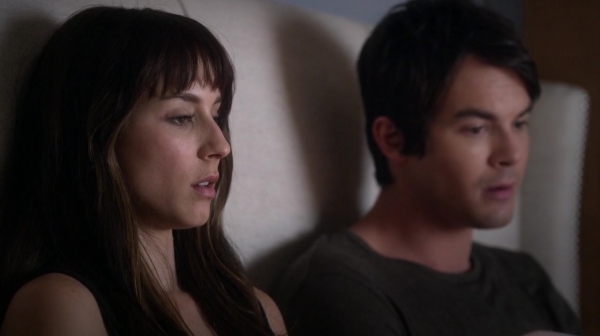 Pretty_Little_Liars_S06E15_Do_Not_Disturb_720p_WEB-DL_DD5_1_H_264-NTb_0332.jpg