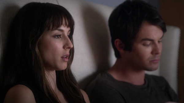 Pretty_Little_Liars_S06E15_Do_Not_Disturb_720p_WEB-DL_DD5_1_H_264-NTb_0333.jpg