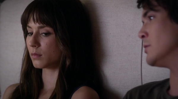 Pretty_Little_Liars_S06E15_Do_Not_Disturb_720p_WEB-DL_DD5_1_H_264-NTb_0343.jpg