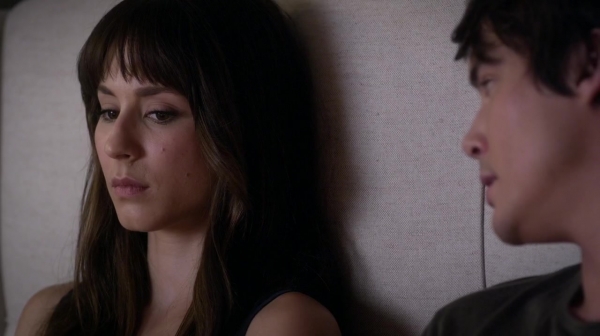 Pretty_Little_Liars_S06E15_Do_Not_Disturb_720p_WEB-DL_DD5_1_H_264-NTb_0344.jpg