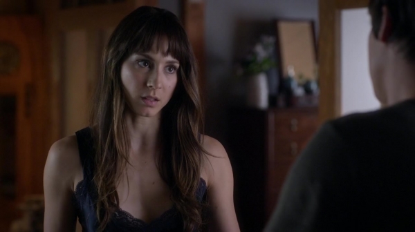 Pretty_Little_Liars_S06E15_Do_Not_Disturb_720p_WEB-DL_DD5_1_H_264-NTb_0378.jpg
