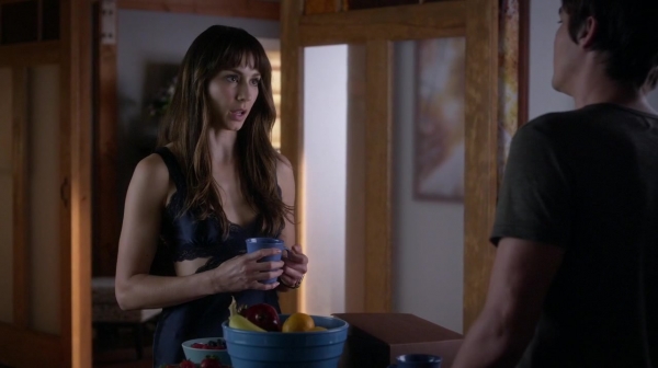 Pretty_Little_Liars_S06E15_Do_Not_Disturb_720p_WEB-DL_DD5_1_H_264-NTb_0394.jpg
