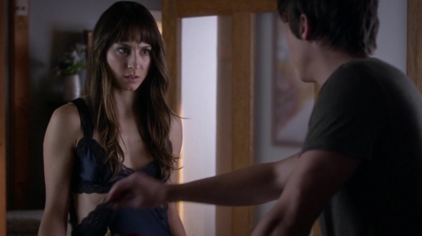 Pretty_Little_Liars_S06E15_Do_Not_Disturb_720p_WEB-DL_DD5_1_H_264-NTb_0407.jpg