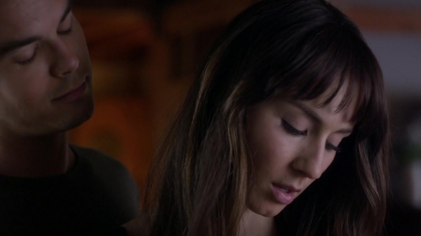 Pretty_Little_Liars_S06E15_Do_Not_Disturb_720p_WEB-DL_DD5_1_H_264-NTb_0418.jpg