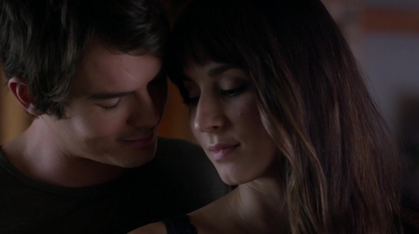 Pretty_Little_Liars_S06E15_Do_Not_Disturb_720p_WEB-DL_DD5_1_H_264-NTb_0426.jpg