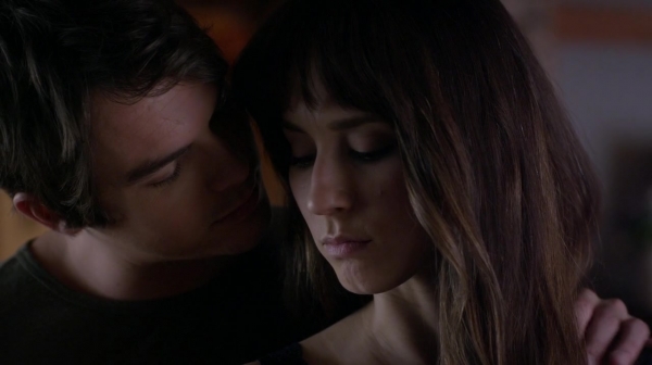 Pretty_Little_Liars_S06E15_Do_Not_Disturb_720p_WEB-DL_DD5_1_H_264-NTb_0435.jpg