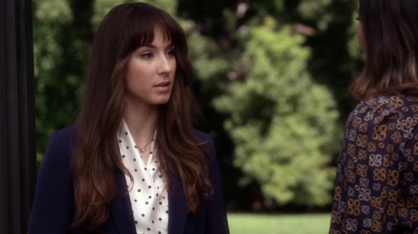 Pretty_Little_Liars_S06E15_Do_Not_Disturb_720p_WEB-DL_DD5_1_H_264-NTb_0939.jpg